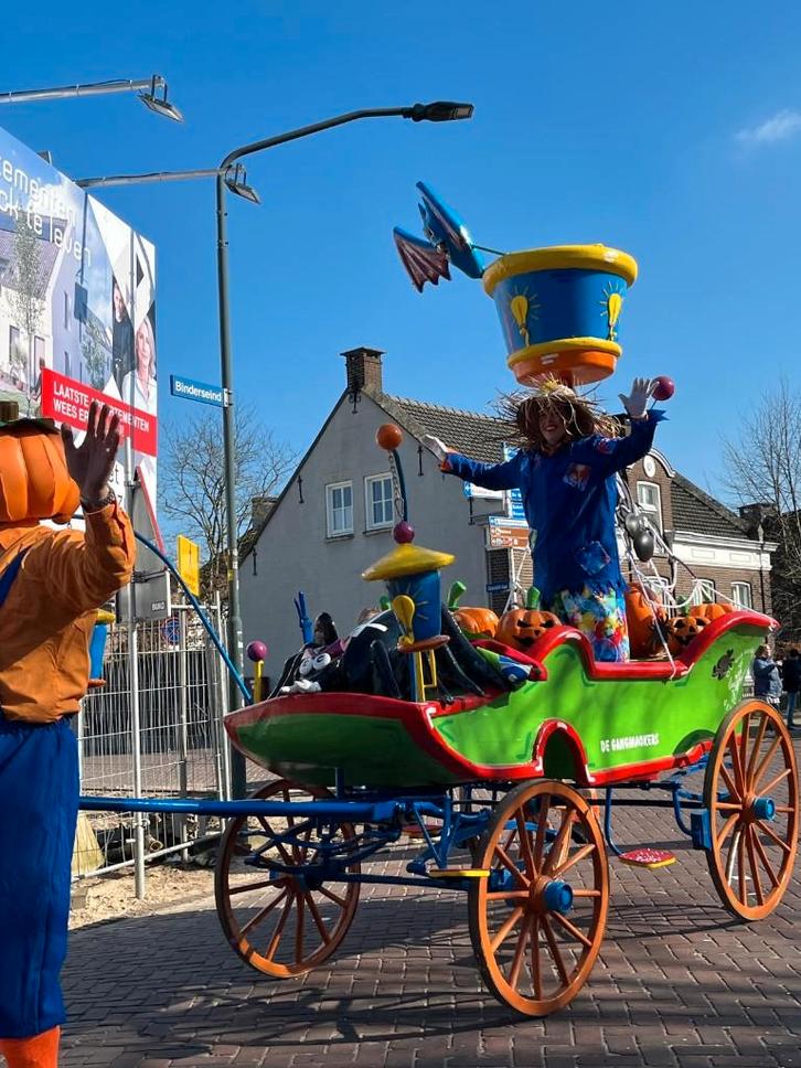 Loopgroep carnavalswagen Halloween + nieuwjaar, Hobby en Vrije tijd, Feestartikelen, Zo goed als nieuw, Feestartikel, Carnaval
