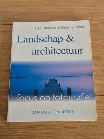 Bas Meelker - Landschap en architectuur beschikbaar voor biedingen