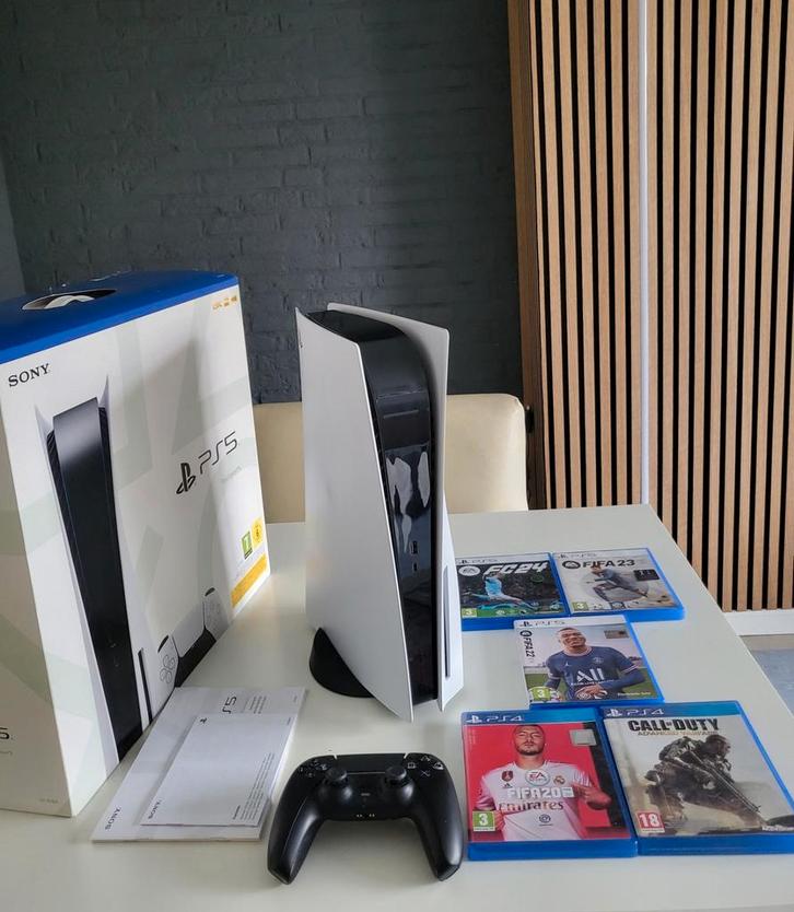 PlayStation 5 in NIEUWSTAAT met Speakerset en Games, Spelcomputers en Games, Spelcomputers | Sony PlayStation 5, Zo goed als nieuw