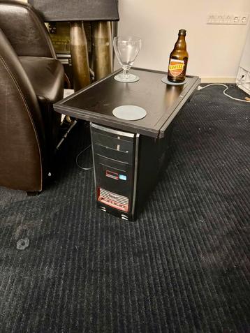 Unieke Salontafel van Computer & Monitor! beschikbaar voor biedingen