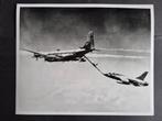 Foto van de Boeing KC-97L en F-105 (F1056), Ophalen of Verzenden, Gebruikt, Kaart, Foto of Prent