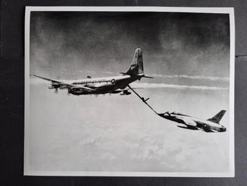 Foto van de Boeing KC-97L en F-105 (F1056)  beschikbaar voor biedingen