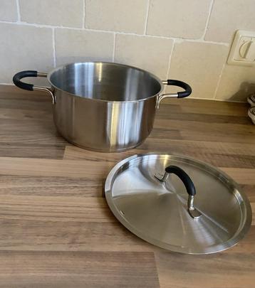 HEMA kookpan RVS diameter 20 cm., alle bronnen, z.g.a.n beschikbaar voor biedingen