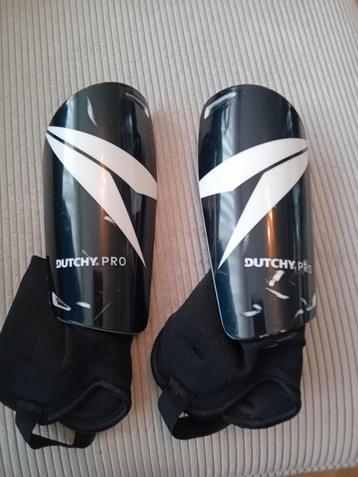 Scheenbeschermers - Dutchy Pro beschikbaar voor biedingen