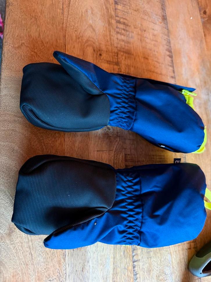 Kinderwanten in zeer goede staat, Kinderen en Baby's, Babykleding | Mutsen, Sjaals en Wanten, Zo goed als nieuw, Wanten, Jongetje of Meisje