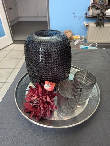 Decoratieve set beschikbaar voor biedingen