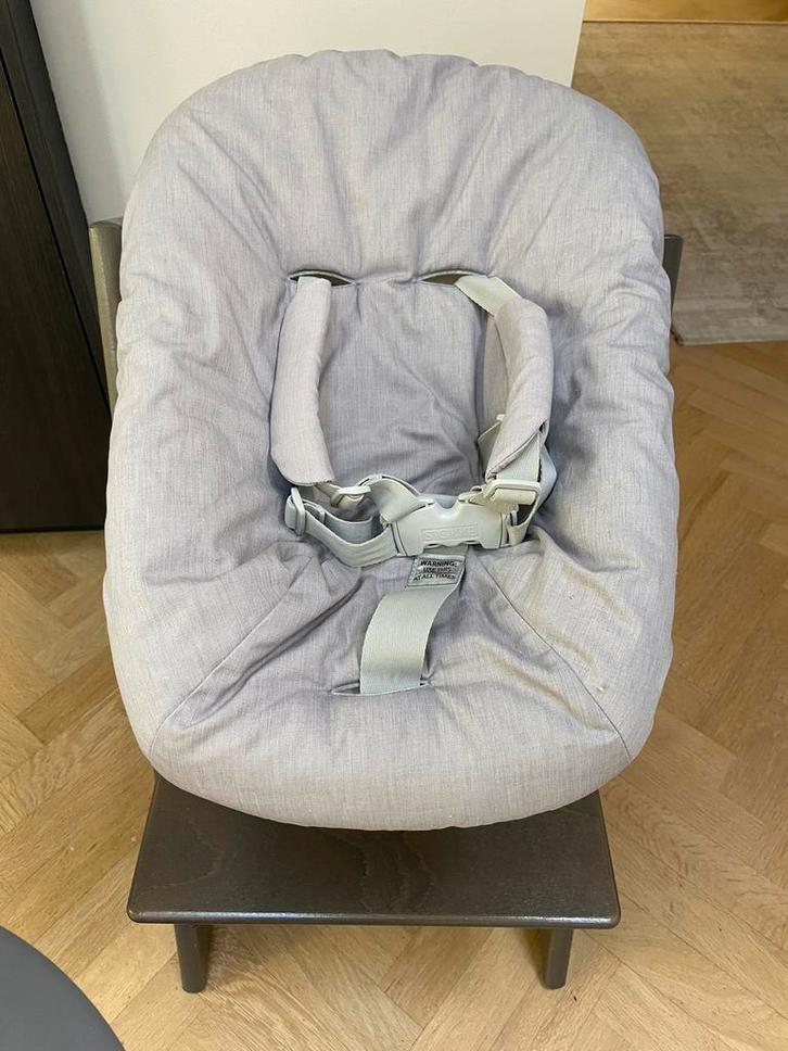 Stokke Tripp Trapp Newbornset Grey (verstelbaar), Kinderen en Baby's, Kinderstoelen, Zo goed als nieuw, Meegroeistoel, Ophalen of Verzenden