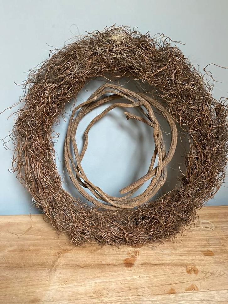 Decoratieve Krans van Takken, Huis en Inrichting, Woonaccessoires | Kransen, Gebruikt, Ophalen