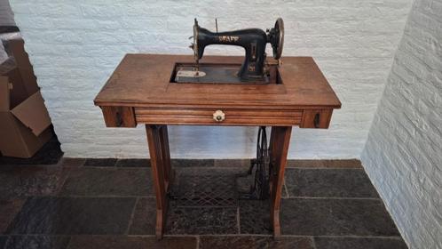 Pfaff Naaimachine met Tafel, Antiek en Kunst, Antiek | Naaimachines, Ophalen