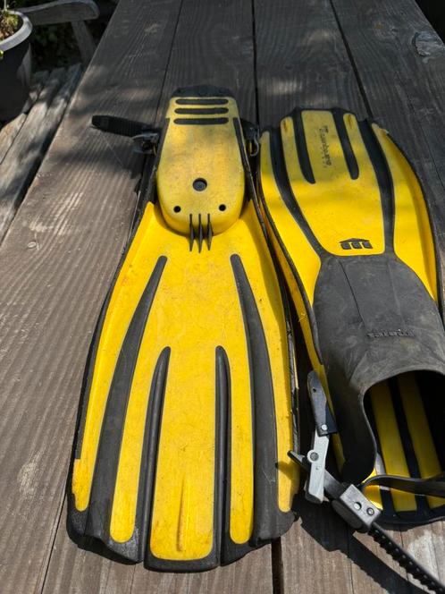 Mares Avanti Quatro ABS buitenvin maat L geel, Watersport en Boten, Duiken, Gebruikt, Zwem- of Duikvliezen, Ophalen of Verzenden