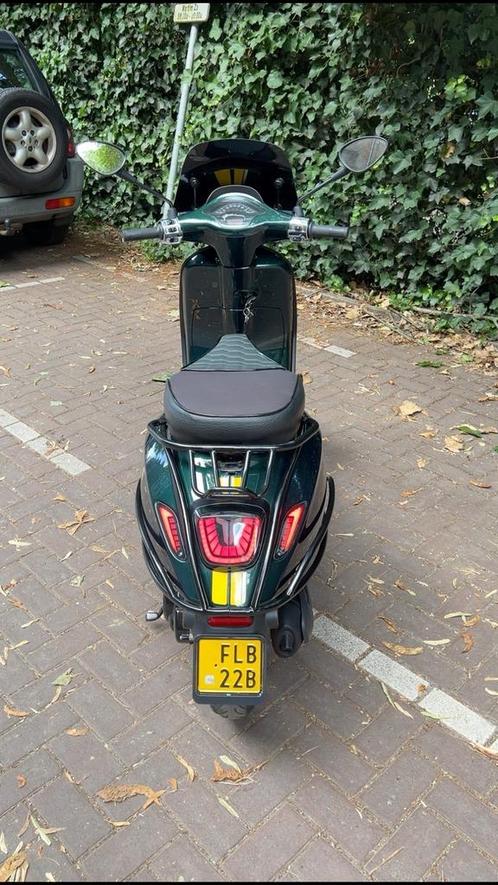 Vespa sprint racing sixties FULL OPTION, Fietsen en Brommers, Scooters | Vespa, Zo goed als nieuw, Vespa S, Maximaal 45 km/u, Benzine