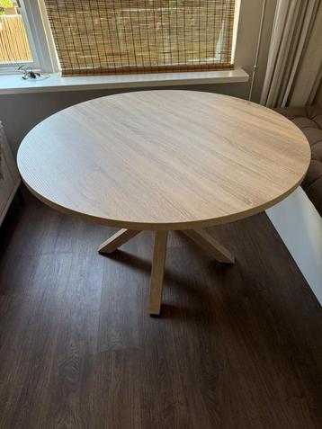 Houten Goossens tafel beschikbaar voor biedingen