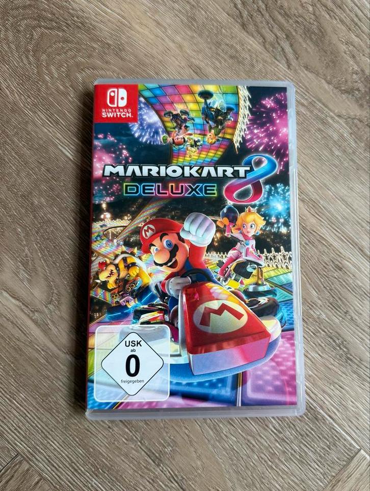 Mario Kart 8 Deluxe - Nintendo Switch, Spelcomputers en Games, Games | Nintendo Switch, Zo goed als nieuw, Racen en Vliegen, 3 spelers of meer