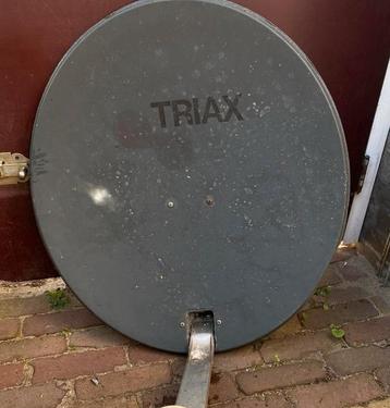 Triax satelietschotel met vaste arm , 60 cm, geen LNB kop !! beschikbaar voor biedingen