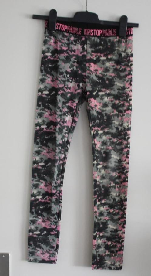 gebloemde legging  maat 146-152, Kinderen en Baby's, Kinderkleding | Maat 146, Gebruikt, Meisje, Broek, Ophalen of Verzenden