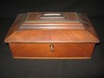 Oud kistje, Antiek en Kunst, Curiosa en Brocante, Ophalen of Verzenden