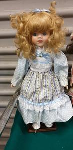 Vintage poppen met standaard, Ophalen of Verzenden, 'T Olde Gre-j, Info@toldegrej.nl, Endepoelstraat 20f Didam