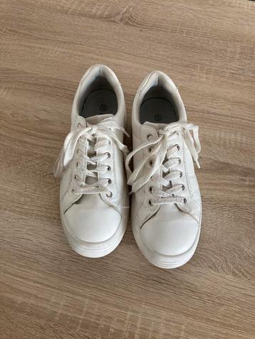 Bristol schoenen beschikbaar voor biedingen