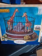 Lemax Zoo Giraffe Cage. Compleet en draaid rond!, Diversen, Ophalen of Verzenden, Zo goed als nieuw