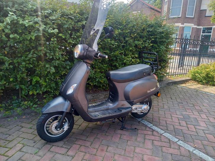 La Souris Vespa line, Fietsen en Brommers, Scooters | Piaggio, Gebruikt, Overige modellen, Maximaal 25 km/u, Benzine, Ophalen