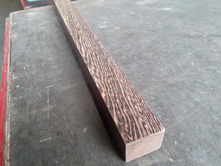 Wengé geschaafd 5.4x6.1x335 cm - Uniek item - weg=weg, Tuin en Terras, Palen, Balken en Planken, Nieuw, Planken, 250 cm of meer