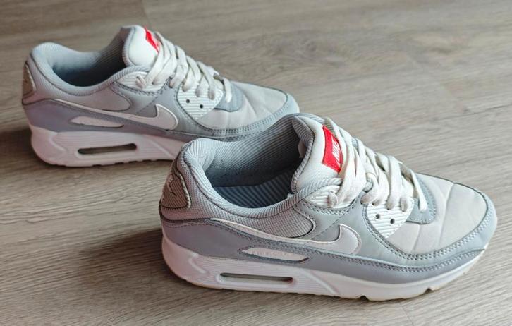 Nike Air Max 90 licht grijs 39 unisex, Kleding | Dames, Schoenen, Zo goed als nieuw, Sneakers of Gympen, Grijs, Ophalen of Verzenden