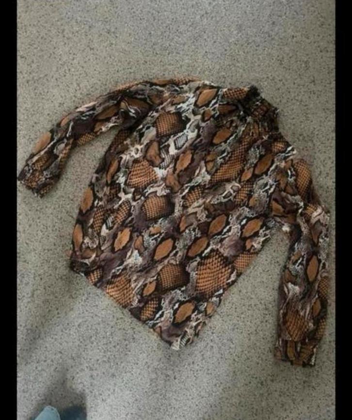 Slangenprint blouse maat s, Kleding | Dames, Blouses en Tunieken, Zo goed als nieuw, Maat 38/40 (M), Bruin, Ophalen of Verzenden