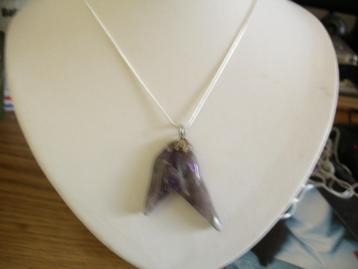 Een Zilveren ketting met Amethist edelstenen Hanger beschikbaar voor biedingen