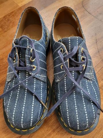 Dr.Martens Pinstripe beschikbaar voor biedingen