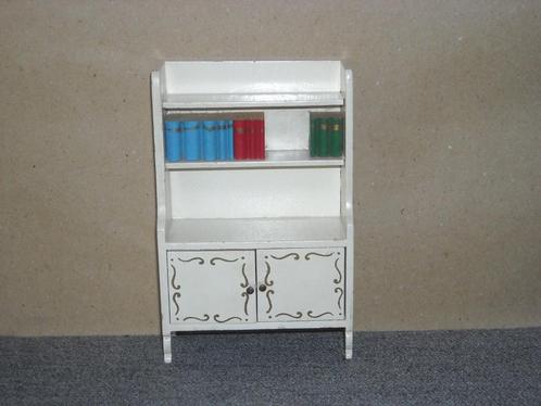 Lundby boekenkast (mist een poot), Verzamelen, Poppenhuizen en Toebehoren, Gebruikt, Poppenhuis, Ophalen of Verzenden