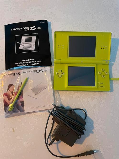 Nintendo DS lite met spellen en extra ( nagenoeg nieuw), Spelcomputers en Games, Spelcomputers | Nintendo DS, Zo goed als nieuw