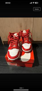 Nike Dunk High, Ophalen of Verzenden, Zo goed als nieuw, Schoenen