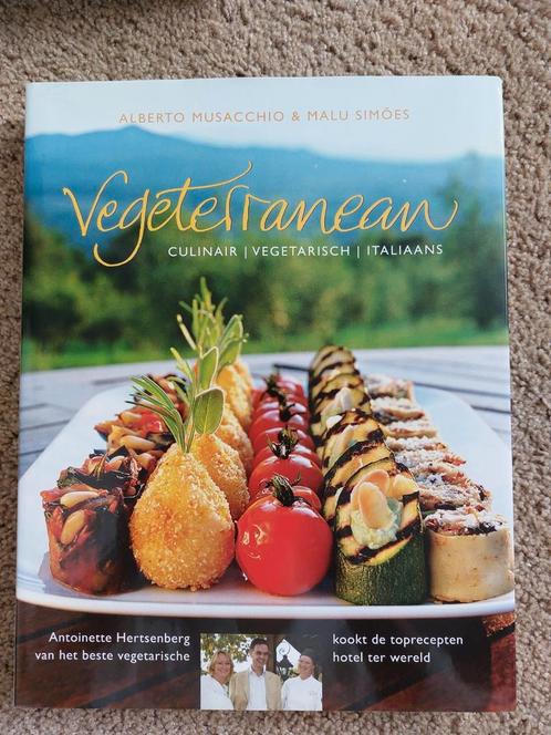 Malu Simões - Vegeterranean, Boeken, Kookboeken, Zo goed als nieuw, Vegetarisch, Ophalen of Verzenden