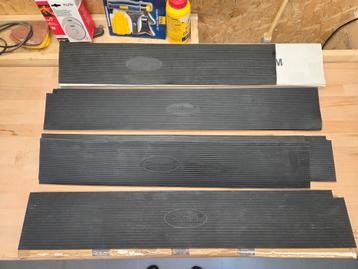 8x Datona rubberen drempelhulpen. beschikbaar voor biedingen