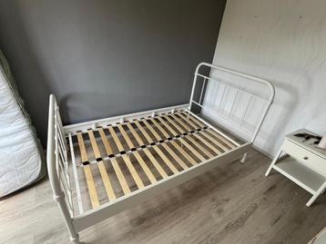 Twijfelaar Bed 120x200cm Vipack New York wit Metaal beschikbaar voor biedingen
