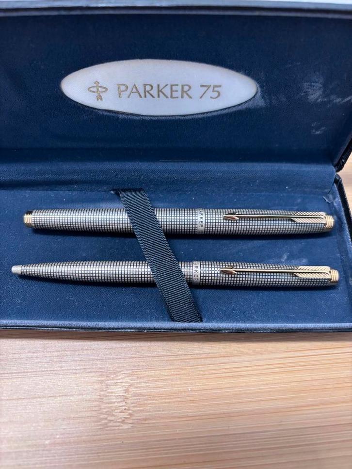 Vintage Parker 75 Sterling Silver set (vulpen en balpen), Verzamelen, Pennenverzamelingen, Zo goed als nieuw, Vulpen, Parker, Ophalen of Verzenden