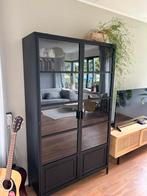 Vitrine kast | zwart | metaal | Woood, Ophalen, 100 tot 150 cm, Zo goed als nieuw, Metaal