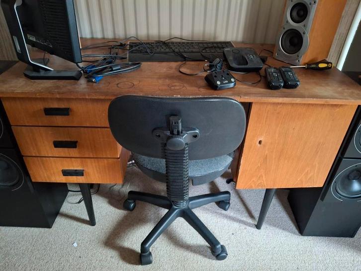 Bureau met stoel, Huis en Inrichting, Bureaus, Gebruikt, Ophalen