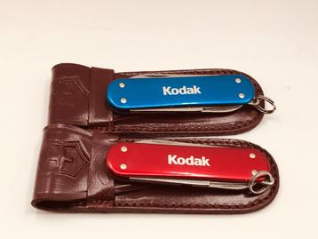 2x Victorinox KODAK smooth Alox 58mm  Vintage RED & Blue beschikbaar voor biedingen