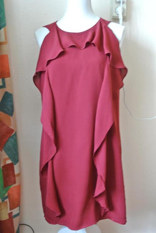 Fantastische jurk van MASSIMO DUTTI mt 38/40, Kleding | Dames, Jurken, Zo goed als nieuw, Maat 38/40 (M), Rood, Boven de knie
