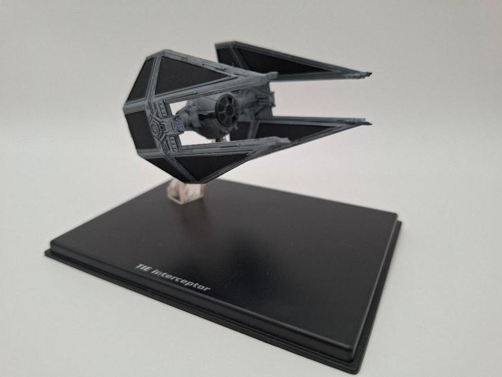 Star wars model TIE Interceptor, Hobby en Vrije tijd, Modelbouw | Vliegtuigen en Helikopters, Nieuw, Vliegtuig, 1:72 tot 1:144