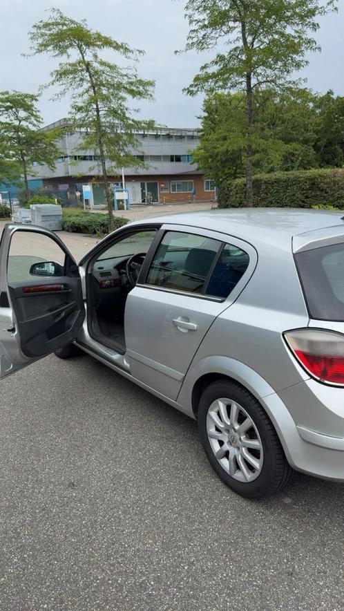 Opel Astra 1.7 Cdti 59KW 5D 2004 Grijs, Auto's, Opel, Particulier, Astra, Diesel, C, Hatchback, Handgeschakeld, Geïmporteerd, Zilver of Grijs