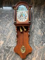 Antieke Friese staartklok, Ophalen