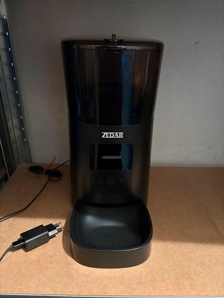 Automatische voerbak voor hond of kat, Dieren en Toebehoren, Kattenvoerbakken en Drinkbakken, Zo goed als nieuw, Automatisch, Ophalen