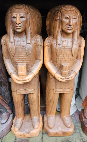 MASSIEF HOUTEN INDIANEN BEELDEN VOOR COUNTRY BAR  STEAKHOUSE beschikbaar voor biedingen