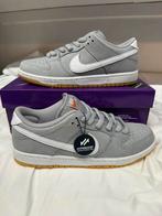 Nike SB Dunk Low wolf grey orange label maat 44, Overige kleuren, Nike, Nieuw, Ophalen of Verzenden
