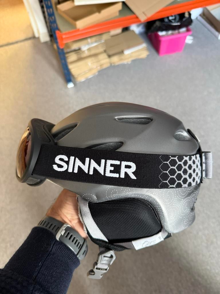 Giro Dames Skihelm - Maat S, Fietsen en Brommers, Brommerhelmen, Ophalen, Zo goed als nieuw, Small