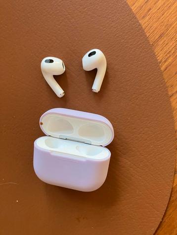 Apple AirPods 1e generatie beschikbaar voor biedingen