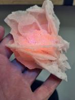 Mooi fluorescerende calciet op pyriet, Ophalen of Verzenden, Mineraal