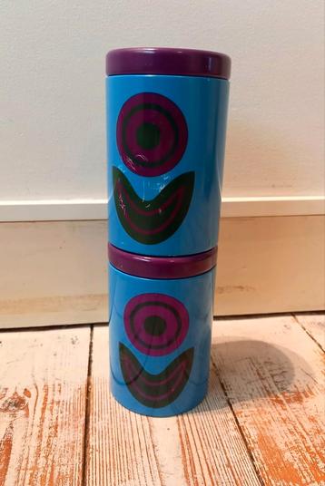 Voorraad blikken Vintage Retro beschikbaar voor biedingen